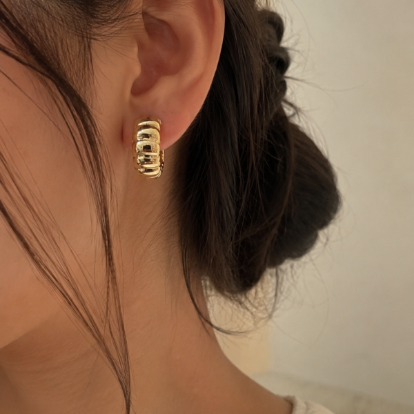 Ribbed Hoops Earrings